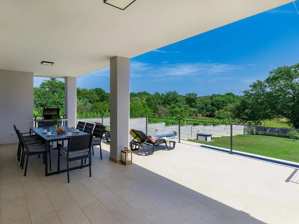Villa Tara By Interhome Medulin
