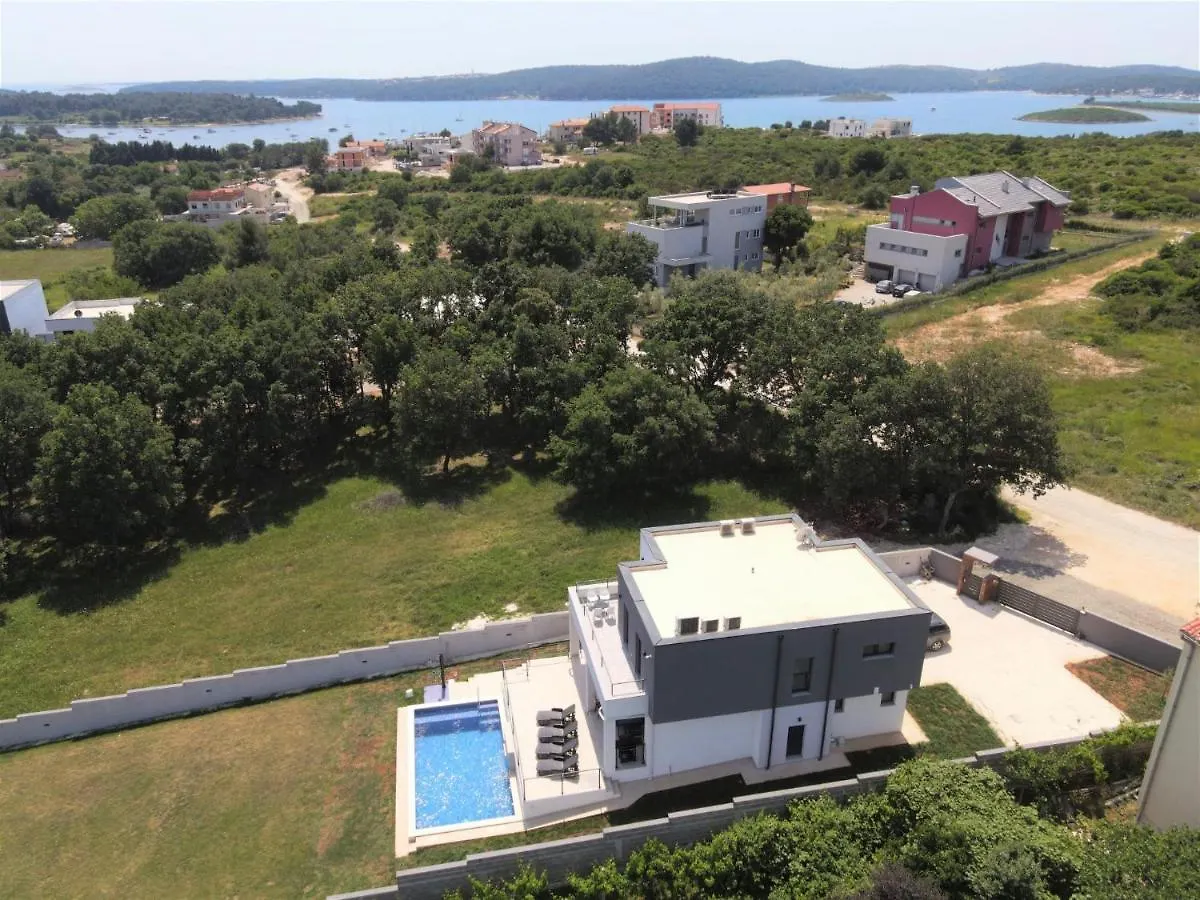 Villa Tara By Interhome Medulin